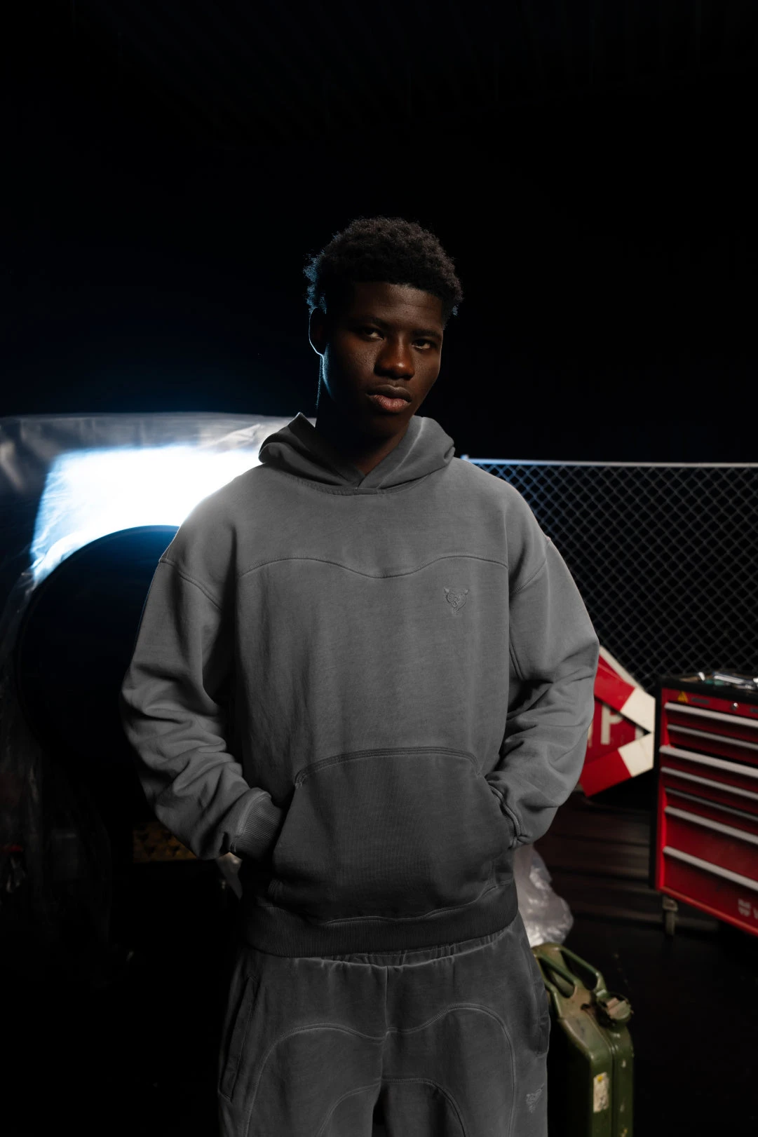 STACKS HOODIE OIL WASHED BLACK 2 STACKS HOODIE OIL WASHED BLACK - Image 2