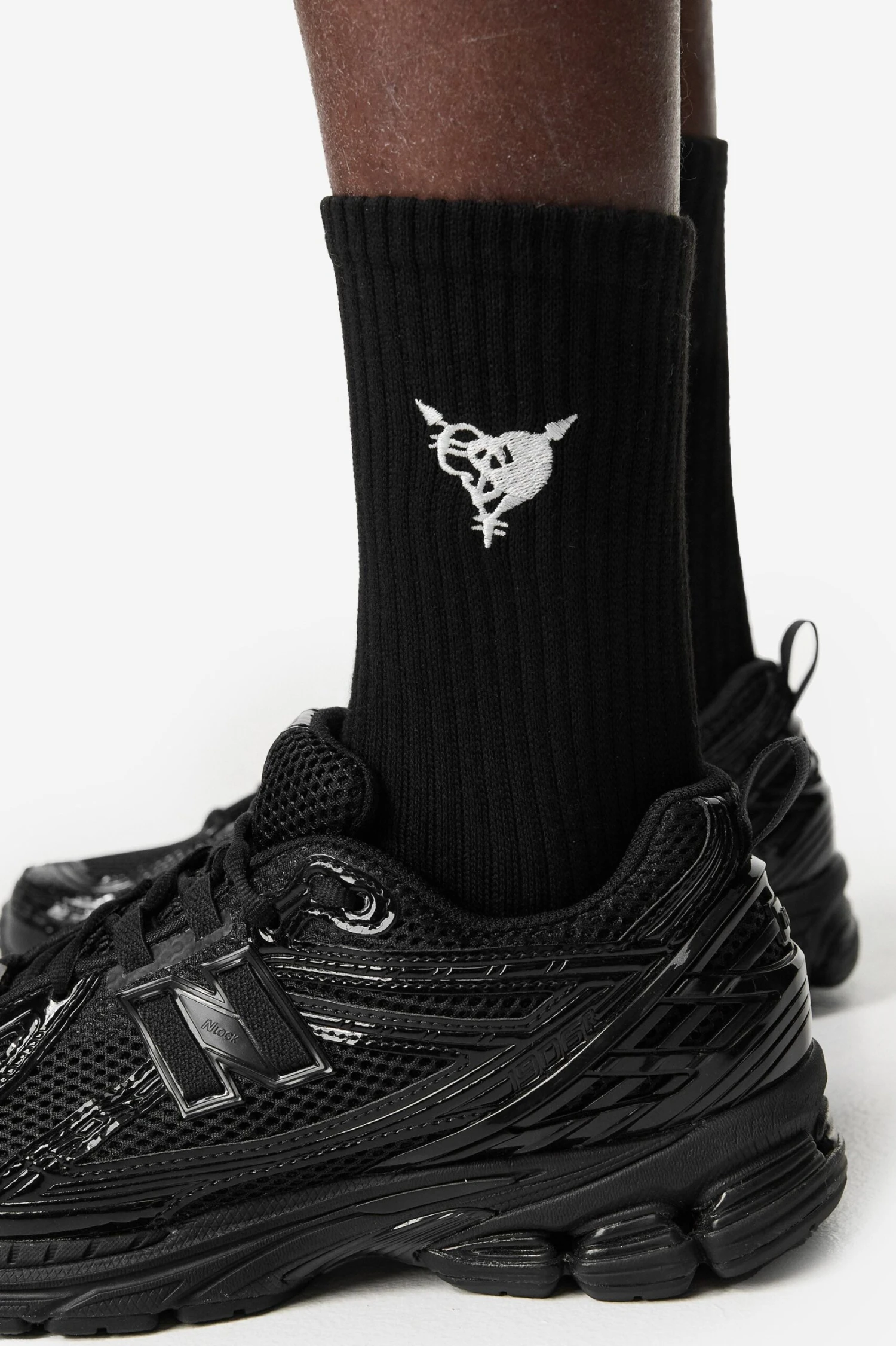 HEART LOGO SOCKS BLACK 2 HEART LOGO SOCKS BLACK - Image 2